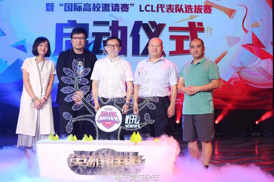 右一为陈江教授