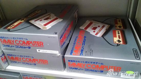 崭新的原版FC，一定值不少钱吧