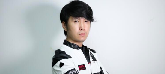 图为前VG教练，有着无数殊荣的Xixi