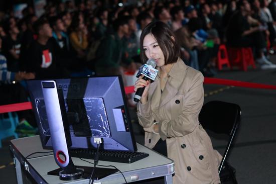 LOL小楼现场解说