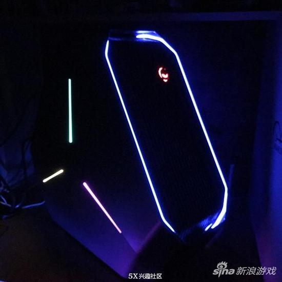 最“壕”大学生晒宿舍桌面