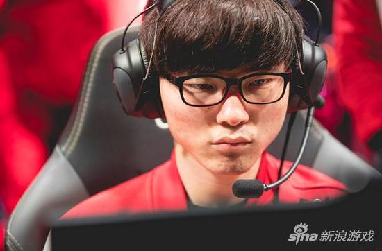 半决赛上Faker的发条让人眼前一亮