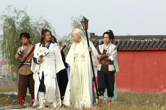 七黄五狼黑第二季剧照