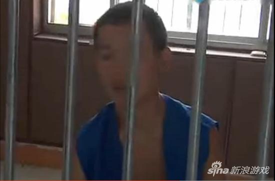 妈妈捡垃圾供儿子打游戏 网吧却遭孩子用拖鞋狂抽