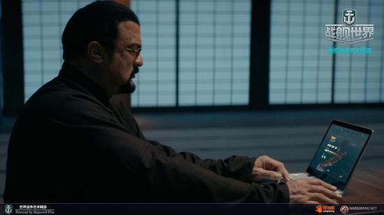 （史蒂文西格尔玩《战舰世界》）