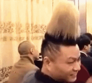 我知道，这哥们在电影院里被打死了……