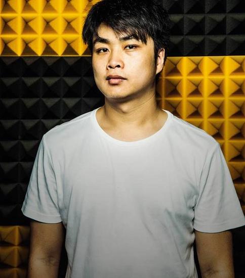 中国电竞第一人 李晓峰(图片来自gq)