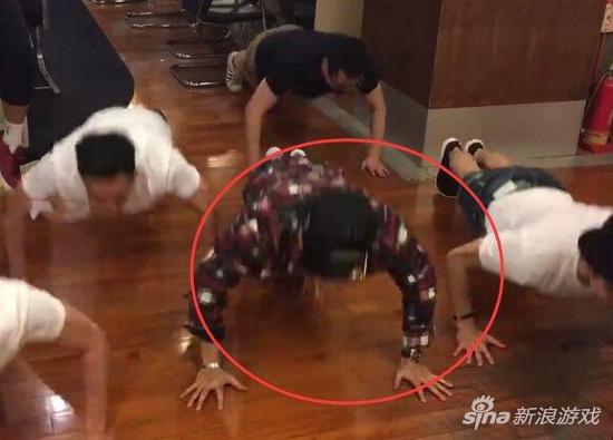 林俊杰游戏输林书豪被罚俯卧撑