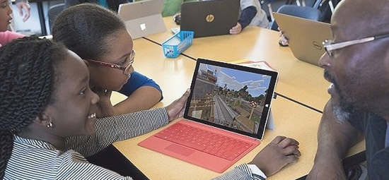 图2：教师利用《我的世界：教育版》开展教学