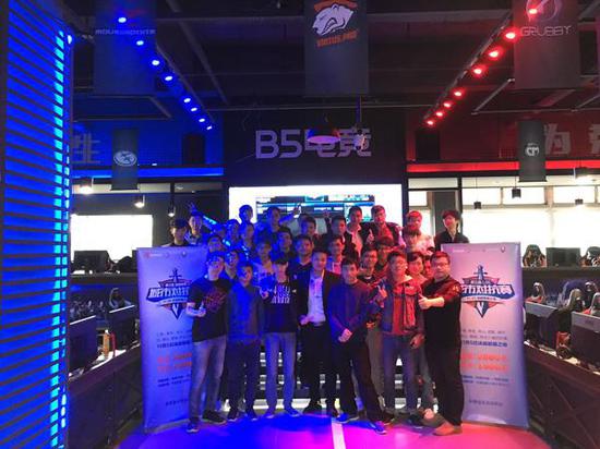 第三届LOL城市对抗赛战队合影