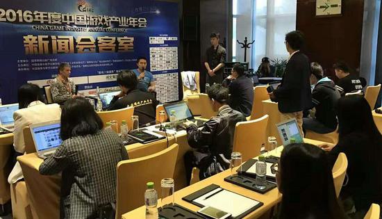 海外嘉宾接受中国游戏媒体采访