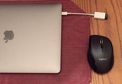 苹果设计的伟大的触摸板，比鼠标好用一万倍！