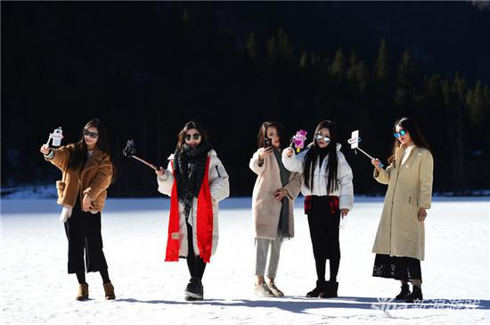 女主播雪山直播