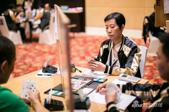 参与了两届比赛的女选手