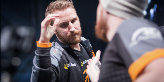 Olof回归fnatic但似乎队内风气以变，与KRiMZ的双人表演也宣告终结