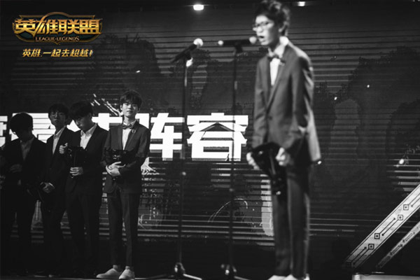 Deft和Meiko分别摘得2016年度最佳ADC和最佳辅助