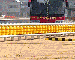 四驱车导向轮的既视感