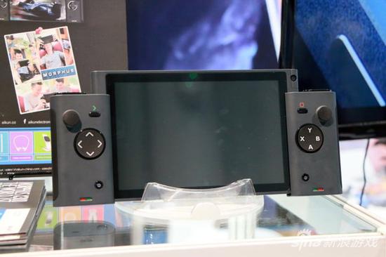深圳厂商在CES上展出游戏平板 外形酷似任天堂Switch