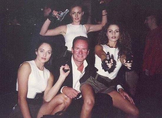 1996年ECTS会场上，最早的三名劳拉模特