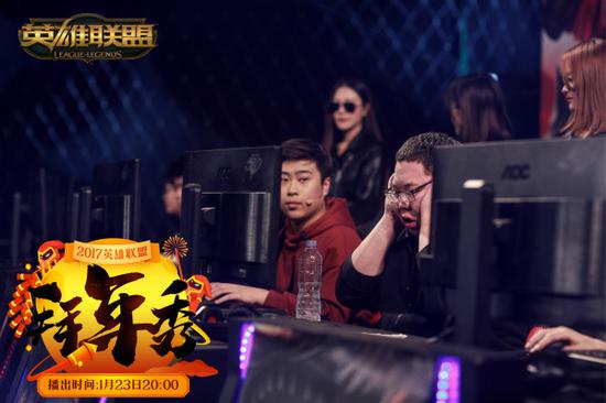 图2：五五开深情凝视PDD