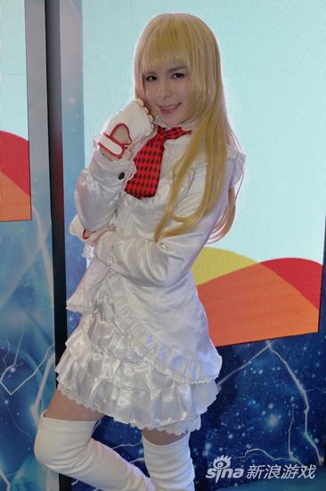  在摊位现场的Cosplayer们