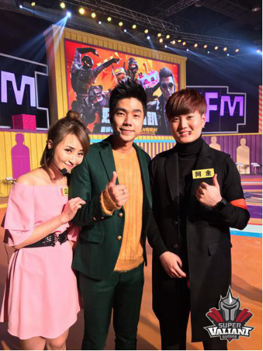 CFM分部选手与袁成杰、立蓁同场录制节目