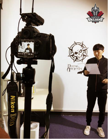 CF分部选手正准备节目录制