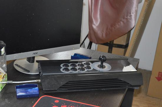 直播时偶尔还会玩上几局拳皇 