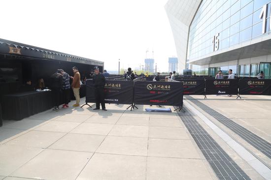 早上去得早真是好，队都不用排！