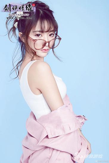 51wan《剑侠情缘2网页版》美女团盛宁宁专访