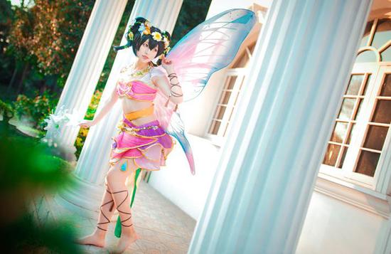 国产萝莉cos矢泽妮可如花仙子般可爱