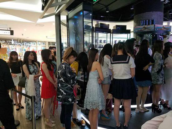 Showgirl等候入场