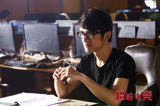 若风饰演职业战队面试官