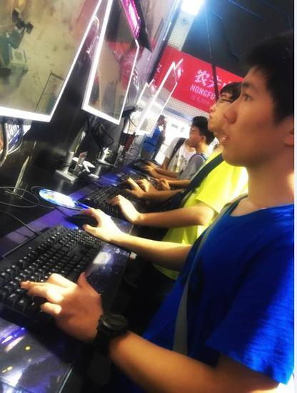 玩家试玩《装甲战争》