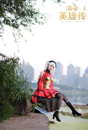 妹子无地自容 知名伪娘豪哥实力cos洛英手游琳_大陆网游新闻_新浪游戏