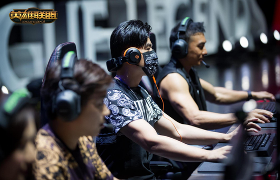 图4：周杰伦参与四周年表演