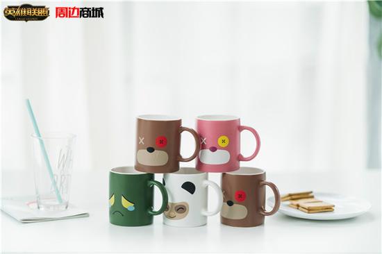 图13：《英雄联盟》主题元素马克杯