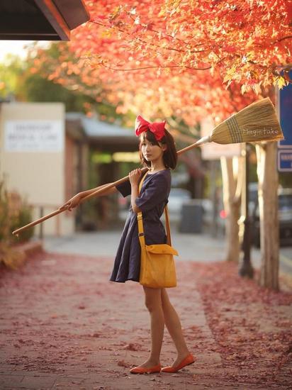 惊艳的猎肠者cos黑丝长腿宅男福利