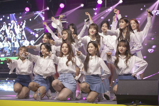 宇宙少女组合现场助阵