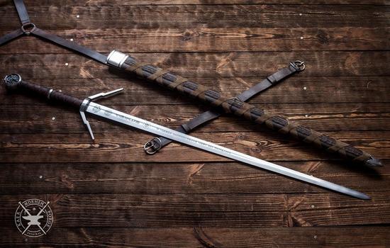 《巫师3》真实版银剑,钢剑 细节精美酷炫无比