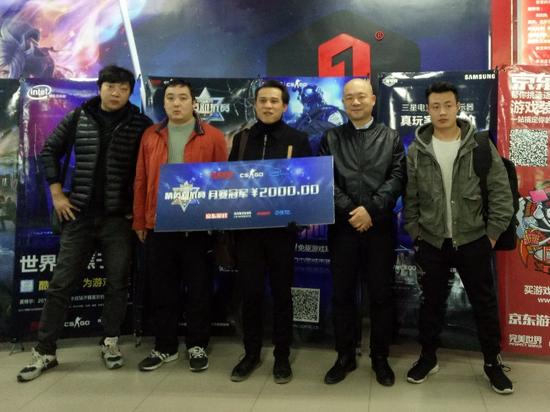 获得城市赛冠军时的BomB