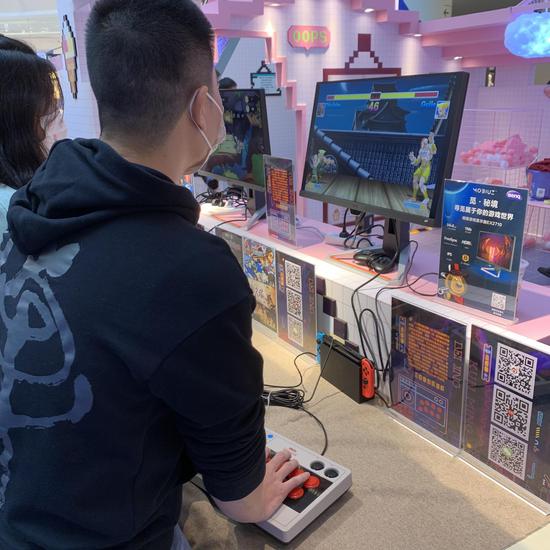 玩家体验八位堂街机摇杆 V3