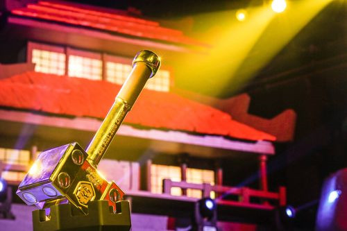 象征中国冠军的黄金战锤