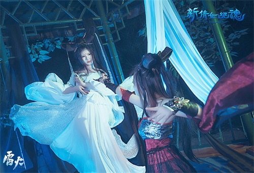 烟雾缭绕，白小倩更添凄美之感