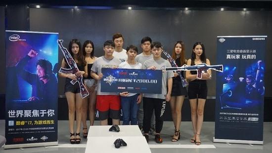 在城市精英赛上获得深圳分区冠军的LGNN战队