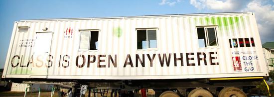 正文页华为digitruck是一个由卡车集装箱改造而成的移动数字课堂.