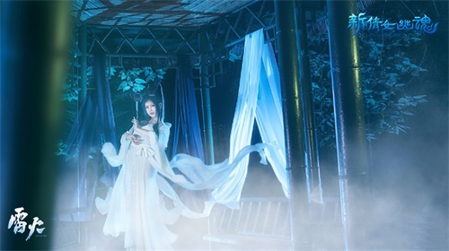 玩家舞动飘逸，造型满分