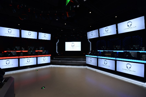 电竞馆设有6V6对战舞台区、包间等