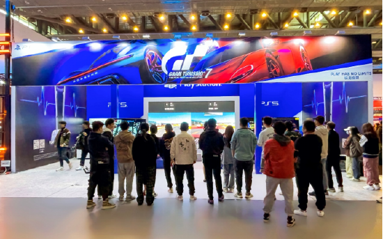 NEST现场PlayStation GT赛车7体验区