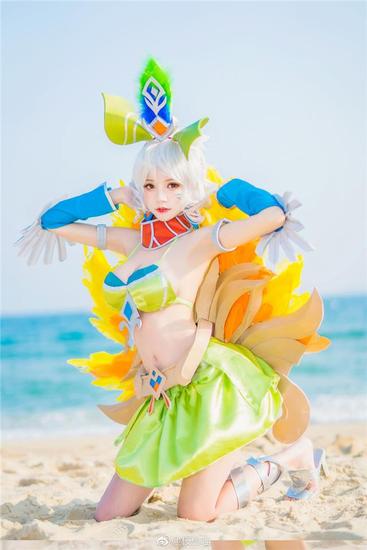 美女cos妲己热情似火的桑巴女郎